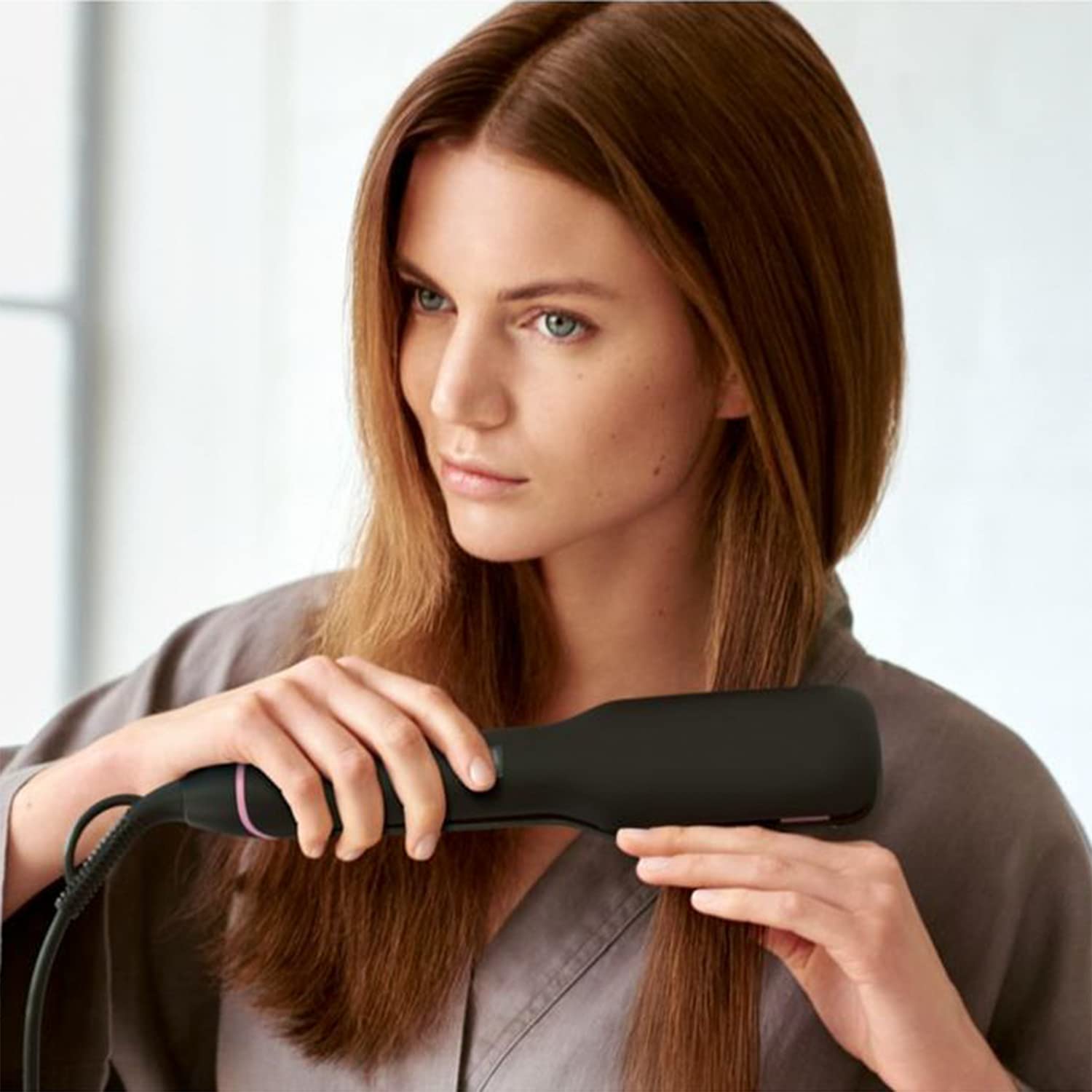 Philips Straight Care Vivid Ends Straightener | Color Black | Best Personal Care Accessories in Bahrain | Halabh