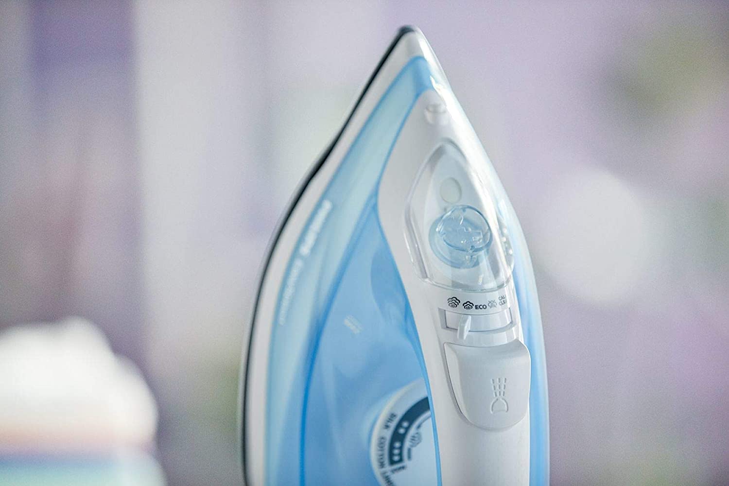 Philips Easy Speed Steam Iron Light Blue - GC1738 | reliable performance | lightweight | variable steam settings | safety features | stylish | even heat distribution | Halabh.com